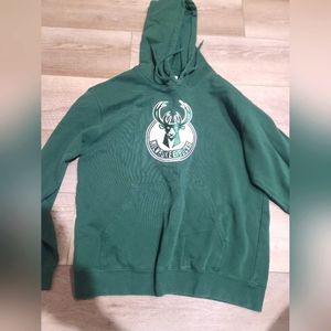 Milwaukee Bucks Pullover Hoodie Majestic Men's Size Medium Green